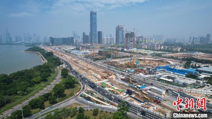 滨海大道施工全景 中铁四局供图