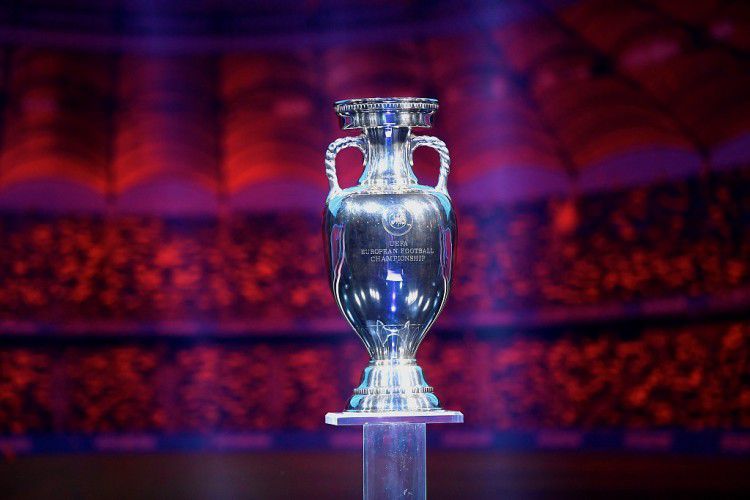 史上9人同年欧冠欧锦赛决赛都出场并夺冠 今年35人候选