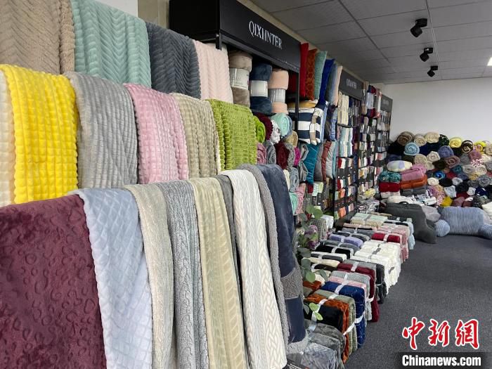 七夕公司生产的部分样品。　林波 摄