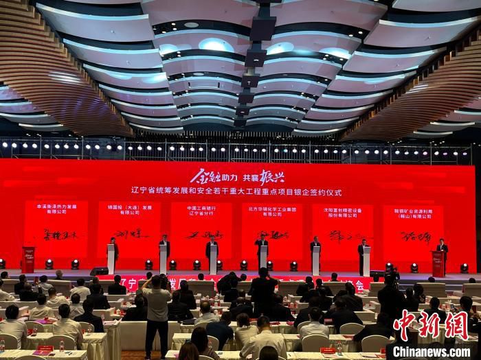 图为活动现场。　李晛 摄