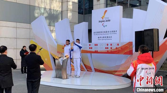 采集仪式现场。卞立群 摄