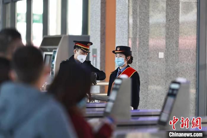 图为2022年春运的一瞬间。　苏志刚 摄