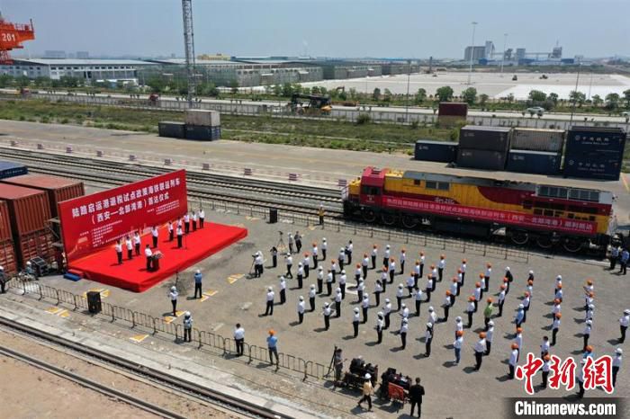 图为活动现场 俞靖 摄