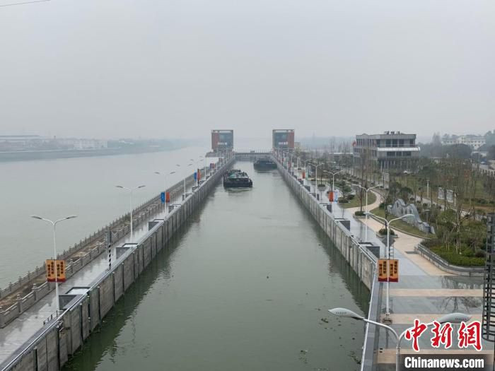 浙江富春江船闸。　郭其钰 摄