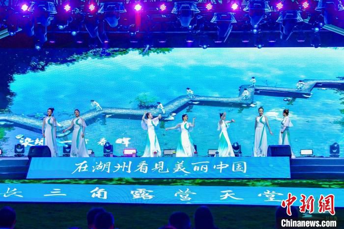 开幕式演出。　谈玉坤 摄