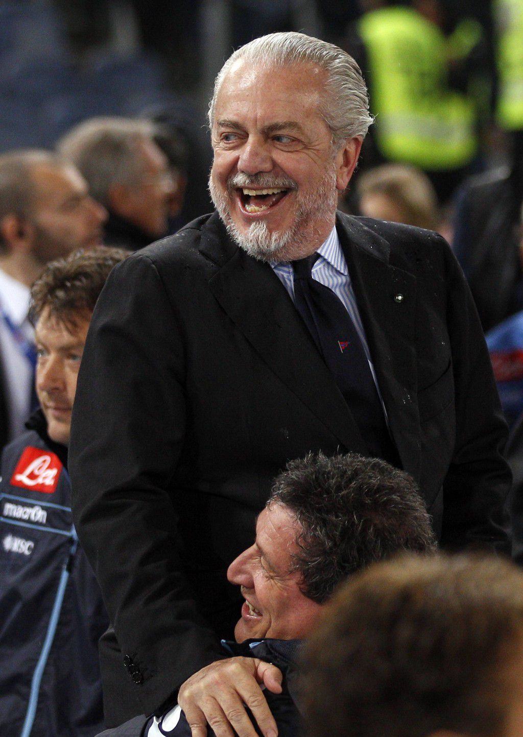 《Football Italia》指，上月時拿玻里班主迪羅倫迪斯一直心儀干地。路透社