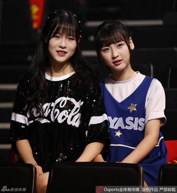玩球花边：GNZ48女团助威CBA半决赛 跳舞唱歌靓丽吸睛