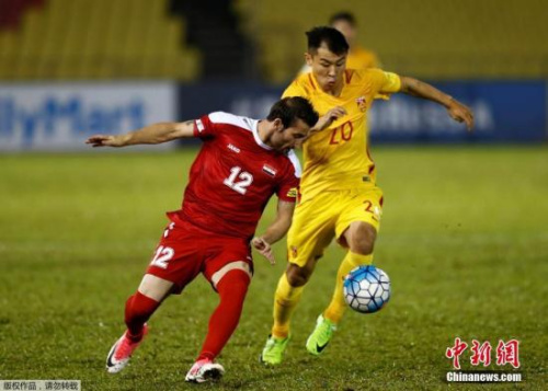 北京时间6月13日晚21：45，2018年世界杯预选赛亚洲区12强赛小组赛第8轮，中国男足客场2-2战平叙利亚队。图为于汉超在比赛中。