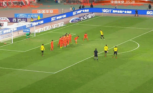 玩球赛报：鲁能2-1逆转首胜恒大 吉尔首球塔神复出绝杀