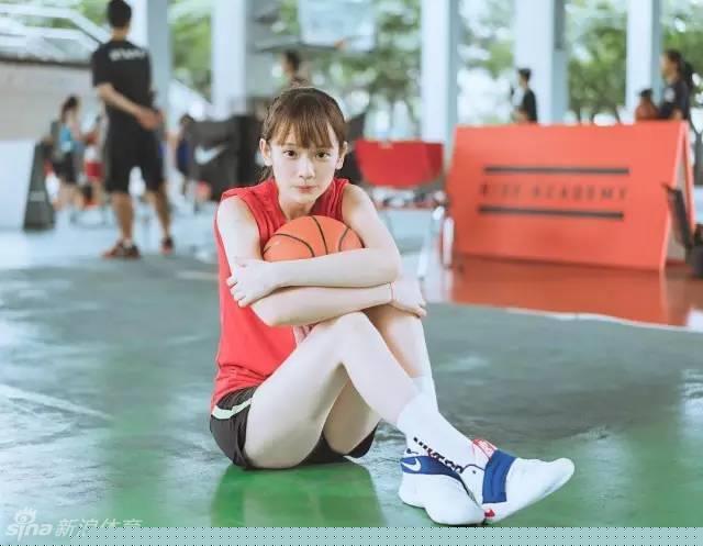 玩球花边：台湾篮球妹纸王宇君走红 甜美可爱清纯到令人想犯规