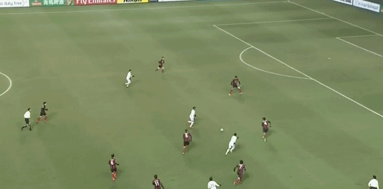 玩球网报：10人上港客场1-0擒首尔 胡尔克建功颜骏凌扑点