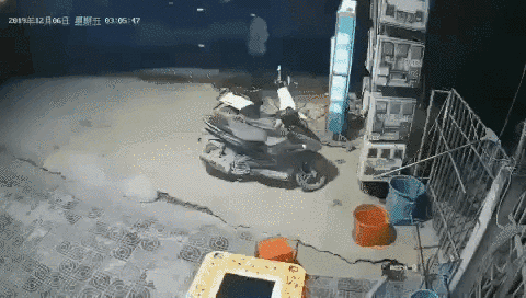 西港又发生劫案:男子持枪抢走商店老板50美元 西港又发生劫案:男子持枪抢走商店老板50美元