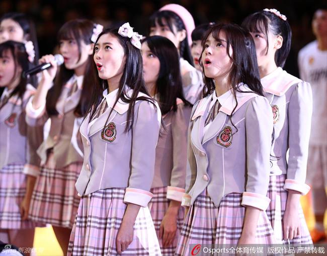 玩球花边：GNZ48女团助威CBA半决赛 跳舞唱歌靓丽吸睛