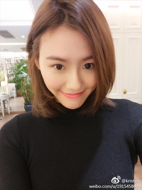 玩球网报：美翻！游泳美女刘湘剪短发气质知性 网友:神似刘诗诗