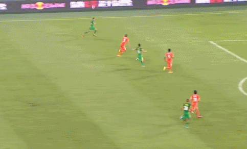 玩球赛报：蒙妞点杀！10人鲁能2-1国安 御林军遭5战首败