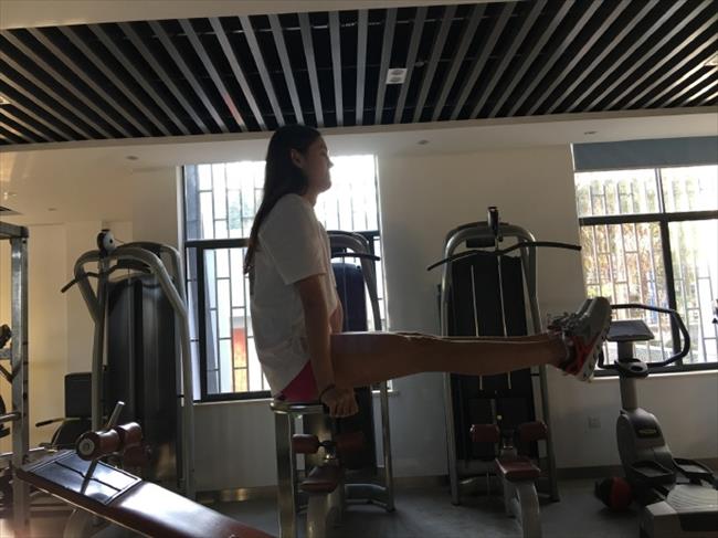 玩球画报：游泳精灵刘湘自曝体重125斤 但依旧美美女神范十足