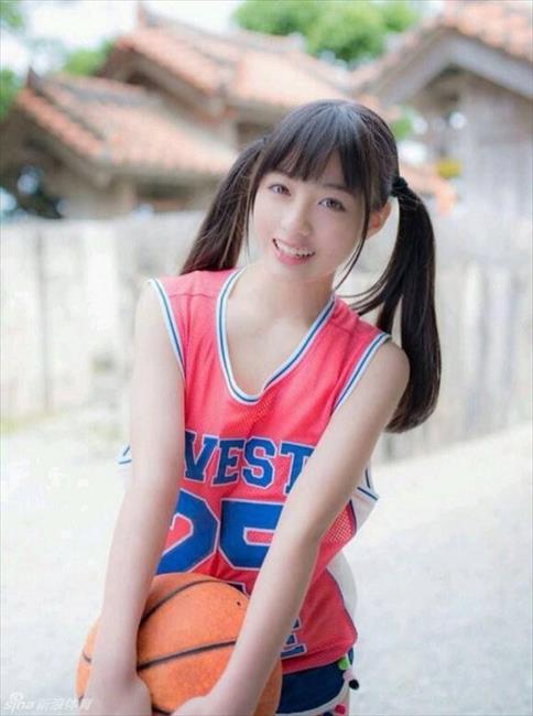 玩球小报：日本千年一遇美少女桥本环奈篮球写真 清纯可人性感惹火