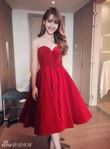 体坛花边：越南19岁美女拳击手黎颜性感私照 19岁早已身家过亿