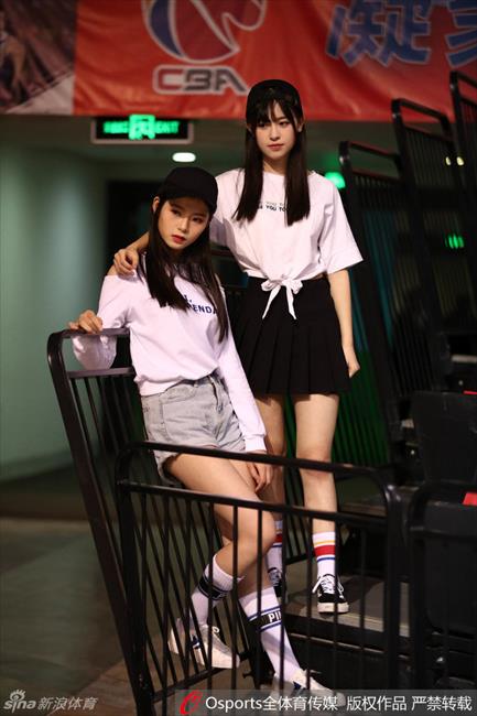玩球花边：GNZ48女团助威CBA半决赛 跳舞唱歌靓丽吸睛