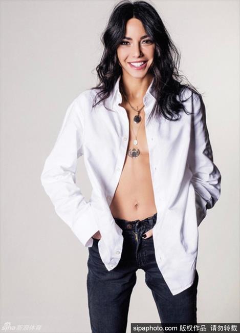 博彩花边：意大利神锋西蒙尼-扎扎女友Chiara Biasi美艳私照