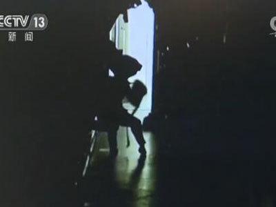 博彩社会：女扒手列车上深夜作案被抓 因迷恋赌博败光家产