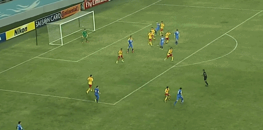 玩球头条：国足0-2乌兹4轮仅取1分 门框屡救险难阻落败