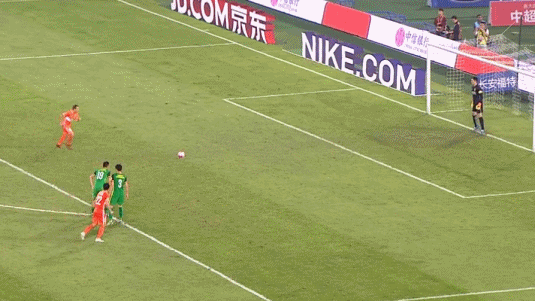 玩球赛报：蒙妞点杀！10人鲁能2-1国安 御林军遭5战首败