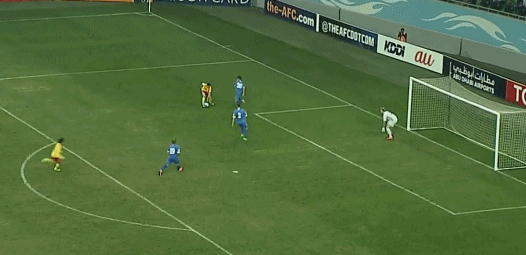 玩球头条：国足0-2乌兹4轮仅取1分 门框屡救险难阻落败