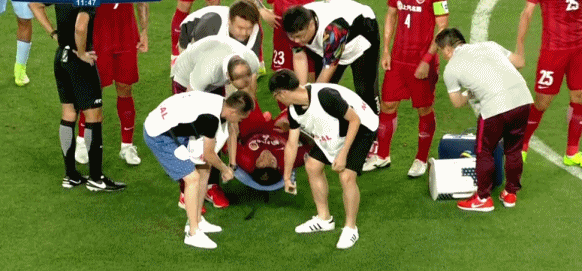 玩球赛报：亚冠-上港双杀苏宁总比分5-3进8强 杨笑天送礼