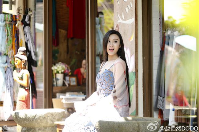 体坛花边：女主播赵怡然傲人身材撑爆上衣走红 还是铁杆球迷