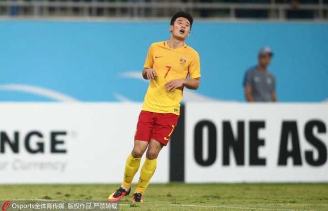 玩球头条：国足0-2乌兹4轮仅取1分 门框屡救险难阻落败