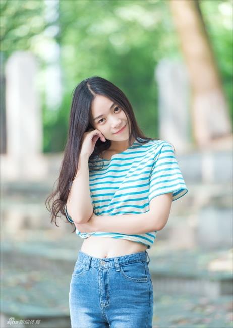 体坛周报：华中师范大学校花胡安如纯美无邪 令人怦然心动