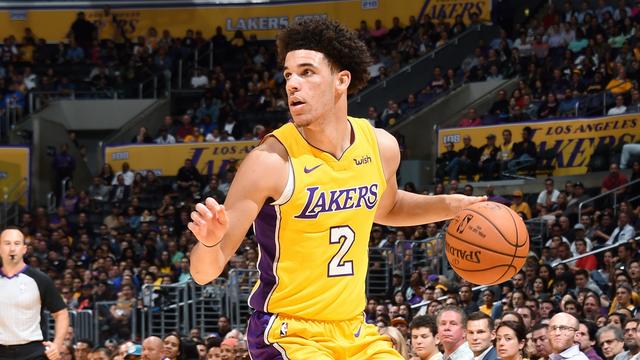 中外专家超级预测：詹皇MVP 仅一人看好骑士夺冠