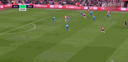 英超-阿森纳1-1南安普敦 大吉鲁替补头球绝平
