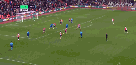 英超-阿森纳1-1南安普敦 大吉鲁替补头球绝平