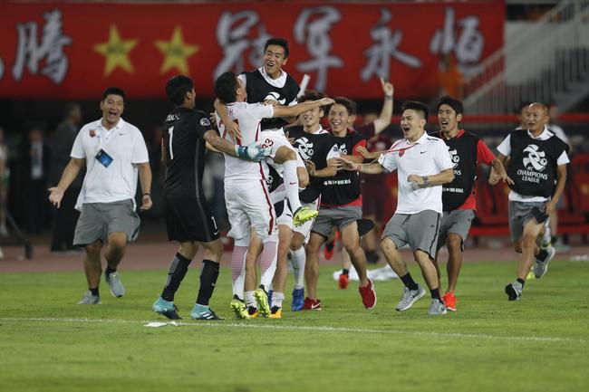 玩球网报：突破!上港队史首进亚冠四强 距离巅峰仅差两考验