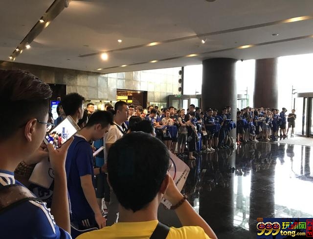 玩球资讯：豪门中国行反思 场外事件多 整体提升细节欠佳