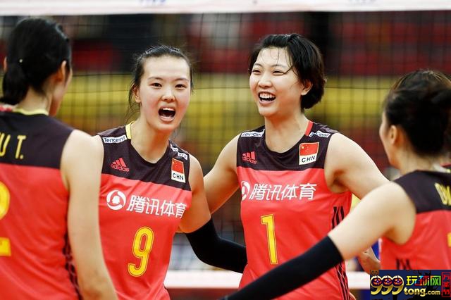 玩球资讯：中国女排连续三年大赛夺冠 距大四喜仅差一步