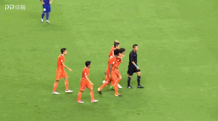 玩球赛报：申花0-0鲁能遭7轮不胜 曹?定中柱佩莱失良机