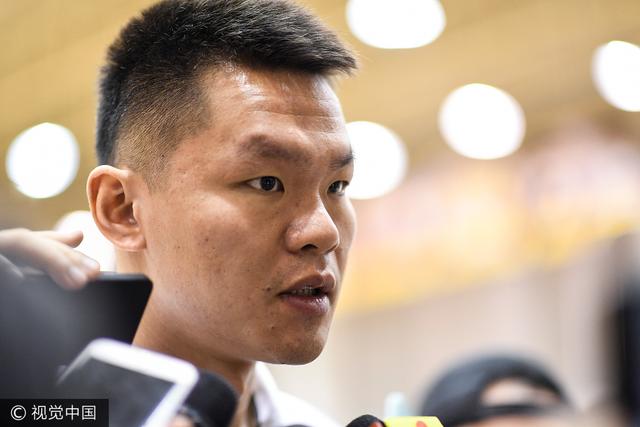 玩球资讯：广东主场揭幕战将迎来历史时刻 退役朱8球衣