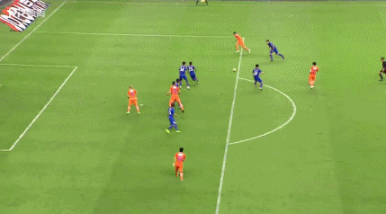 玩球赛报：申花0-0鲁能遭7轮不胜 曹?定中柱佩莱失良机