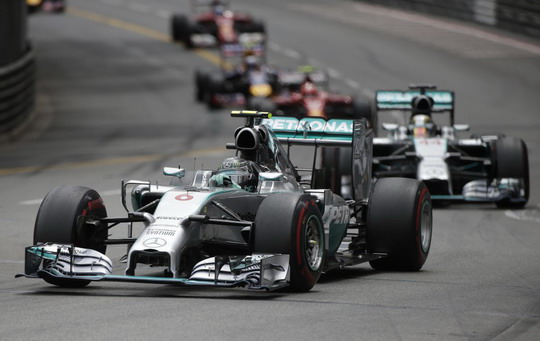体育报道：F1摩纳哥站罗斯伯格夺冠 小汉亚军里卡多第三