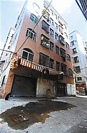 博彩资讯：13岁少年凌晨跳楼自杀 父亲沉迷赌博家人态度冷漠