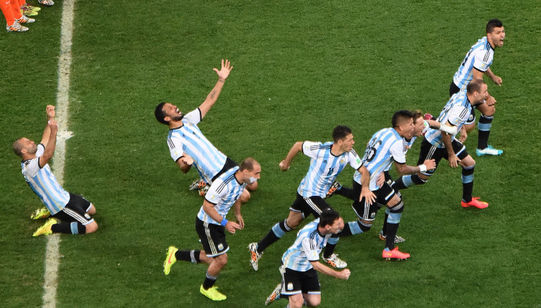 世界杯1/2决赛：点球大战 阿根廷4-2胜荷兰晋级决赛