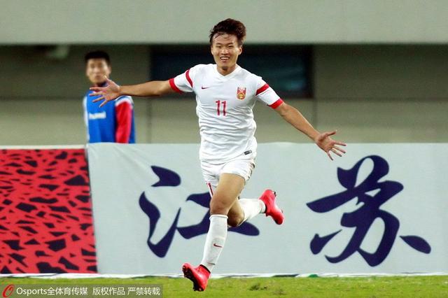 比赛速递：十人国青3-0朝鲜进正赛 张玉宁传射林良铭2球
