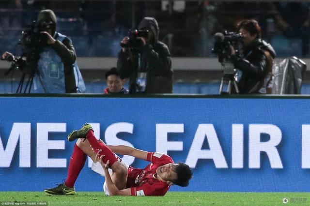 玩球赛报：世俱杯-恒大0-3巴萨 邹正骨折苏神演帽子戏法