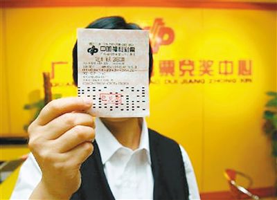 彩市新闻：代管彩票惹的祸:彩民中600万大奖三年要不回