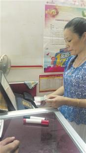 中彩新闻：彩票店两个月连中两次巨奖 销售员:不是一人所中