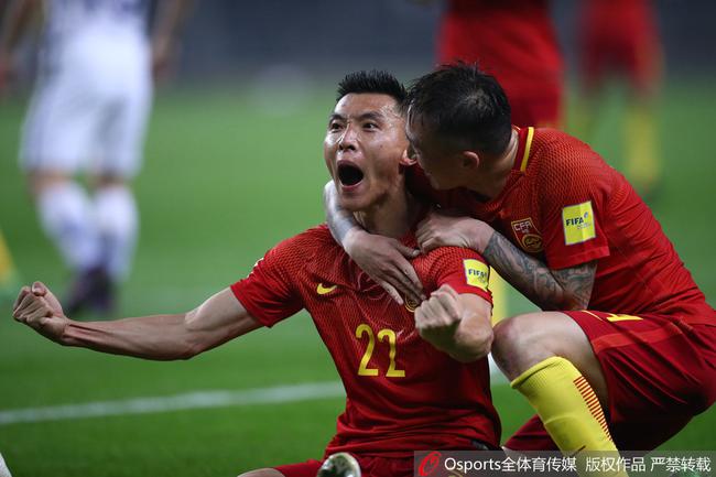 玩球头条：12强赛-于大宝一锤定音 国足主场1-0韩国拿首胜