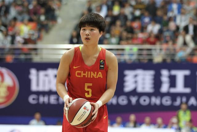 玩球资讯：四国赛-国青女篮胜美国夺6连胜 王佳琦21+10